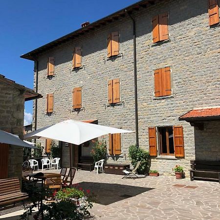 Albergo Ristorante Letizia Chiusi della Verna Extérieur photo