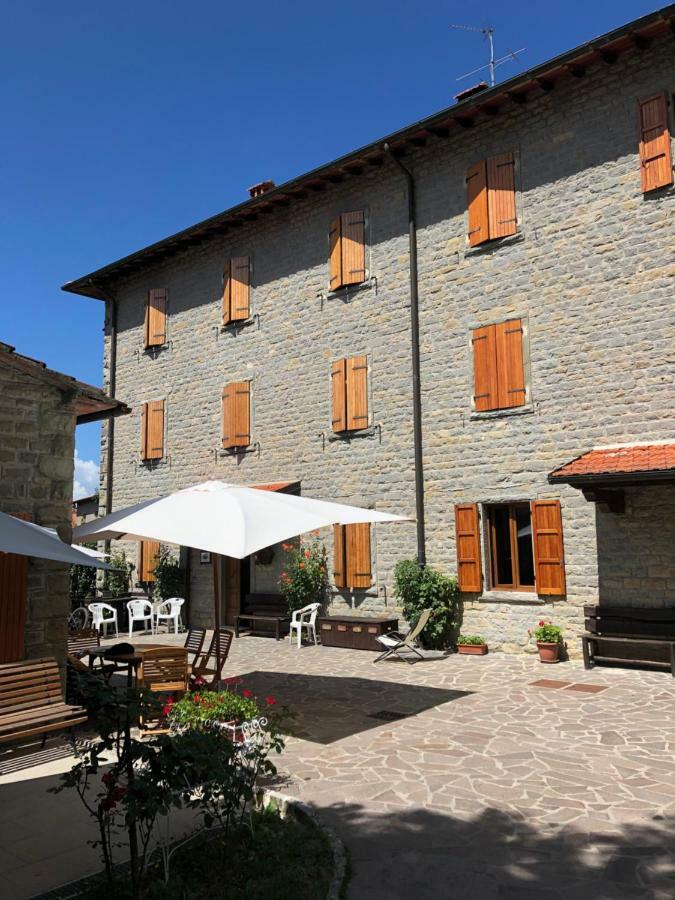 Albergo Ristorante Letizia Chiusi della Verna Extérieur photo